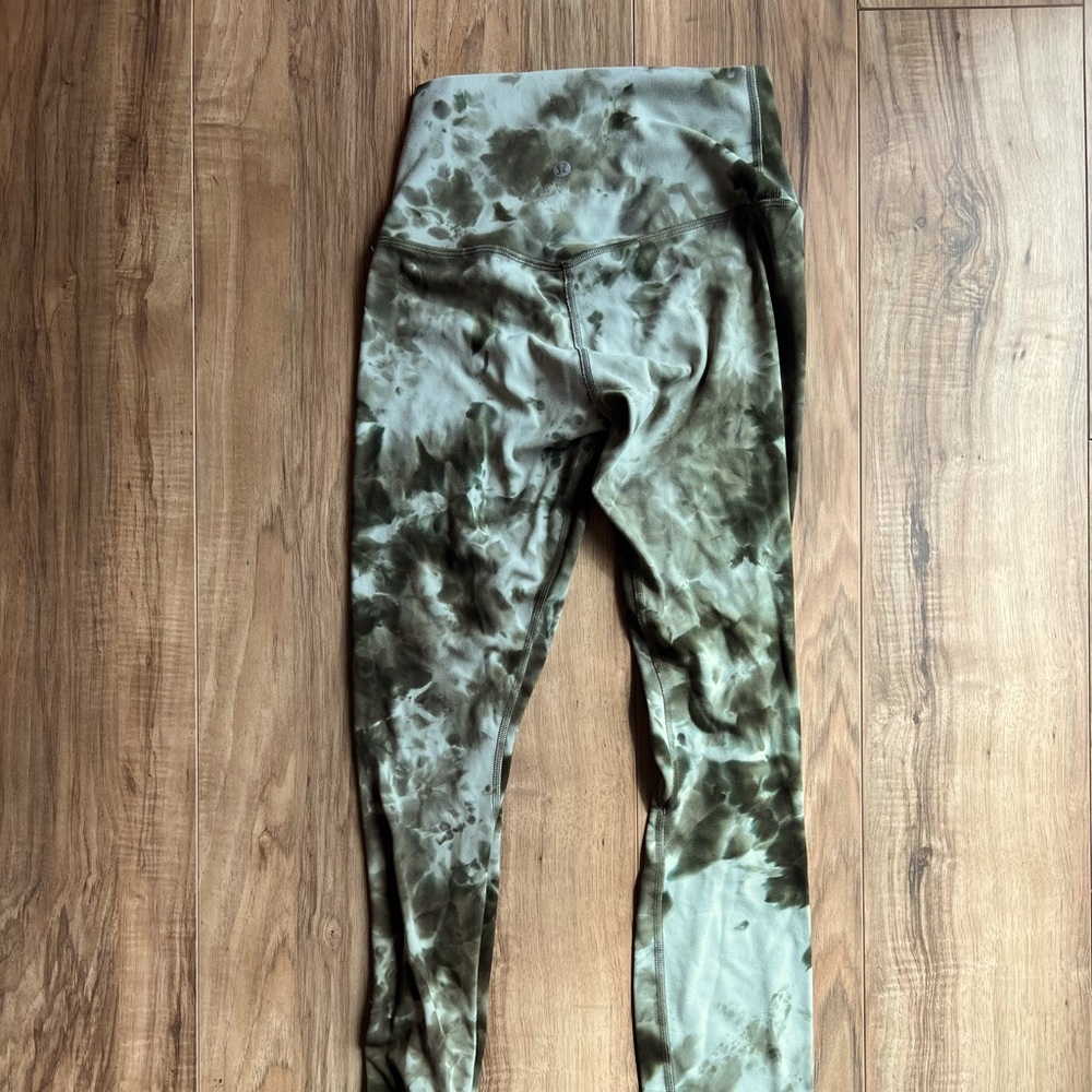 Lululemon Womens Green tie dye Align Leggings | size: 4 | never worn |